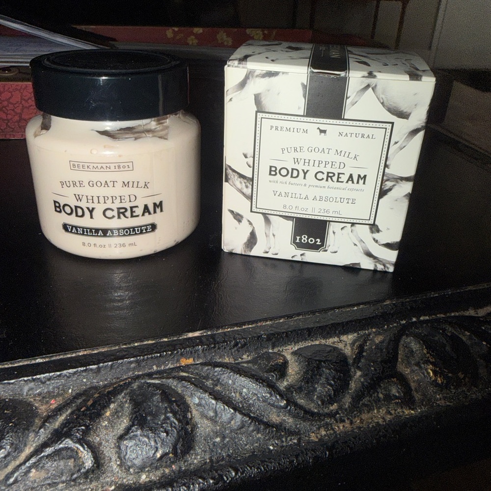 Beekman 1802 Pure Goat Milk   Vanilla Absolute Whipped Body Cream. 8 ounces